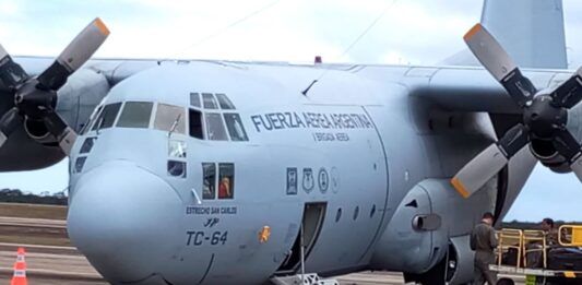 Santiago Cafiero se reunió con Defensa y Aerolíneas Argentinas para coordinar la repatriación de más de 700 argentinos.