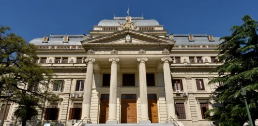 El presidente del bloque de diputados provinciales de Juntos por el Cambio, Maximiliano Abad, envió un proyecto para modificar la Legislatura bonaerense.