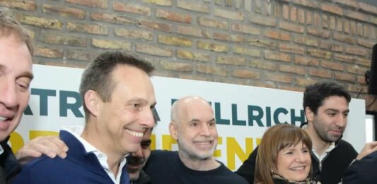 El candidato a intendente de Lomas de Zamora, Guillermo Viñuales, le retrucó a Milei que sus listas "rebalsan de gente de Massa e Insaurralde".
