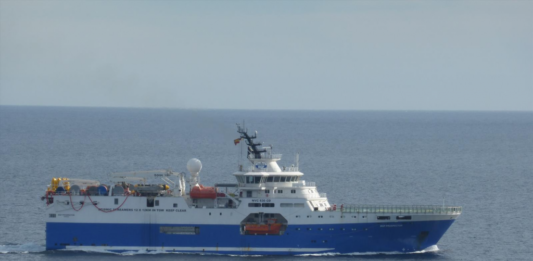 Con la llegada del buque petrolero, comenzó la exploración sísmica a 300 kilómetros de Mar del Plata, para localizar hidrocarburos.