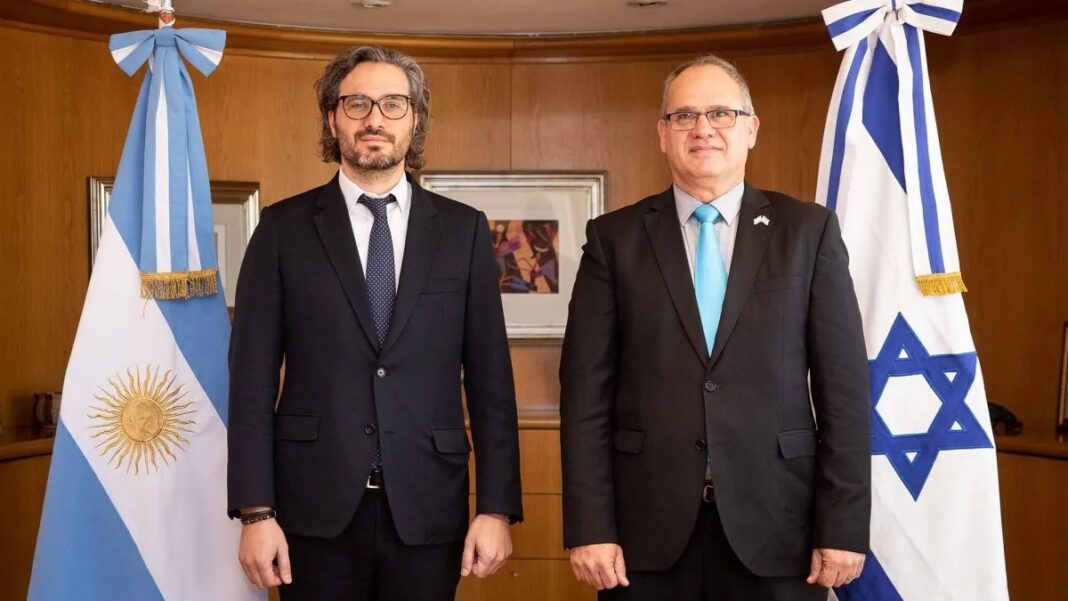 En las últimas horas, la Cancillería informó que el dispondrá un vuelo específico para la repatriación de argentinos en Israel.
