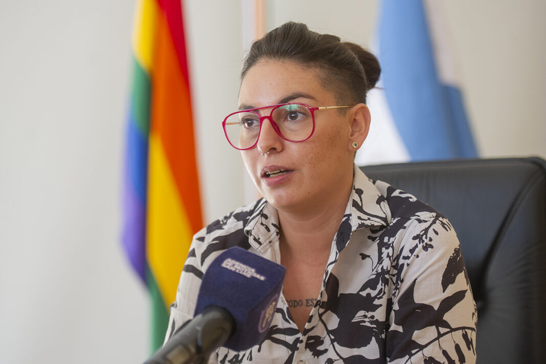 La Ministra de las Mujeres salió al cruce de Ricardo Bussi por sus dichos transfóbicos y capacitistas en la Universidad Santo Tomás de Aquino.