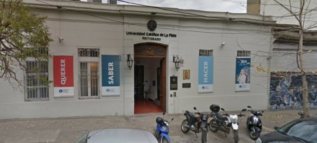 Los trabajadores de la UCALP de La Plata y Bahía Blanca realizarán un paro tras denunciar discriminación salarial respecto a otras sedes.