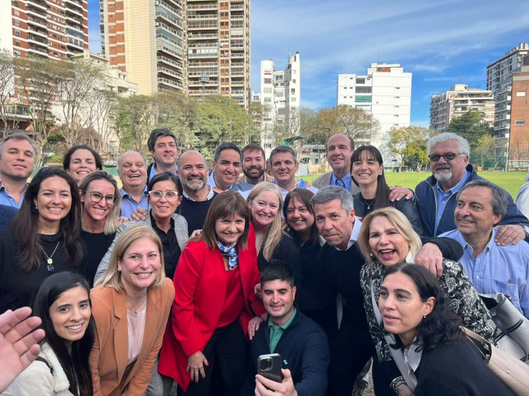 La candidata presidencial de JxC, Patricia Bullrich, encabezó un encuentro ante más de 100 dirigentes nacionales y provinciales del PRO.