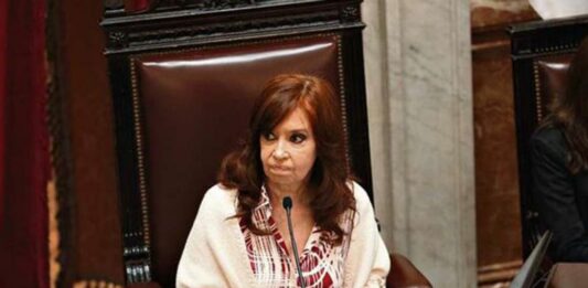 La vicepresidenta saliente, Cristina Kirchner, advirtió qué significa la estanflación que anticipó esta semana Javier Milei.