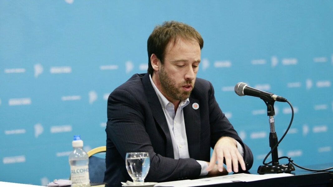 Un ministro bonaerense advirtió que la motosierra que aplicó Milei en la economía hizo que la Provincia pierda $1 billón en el primer cuatrimestre.
