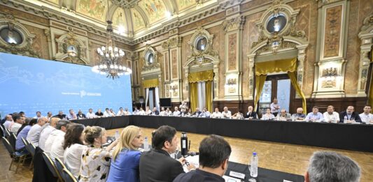 Kicillof recibió a los intendentes peronistas de la provincia de Buenos Aires y les dio tranquilidad de cara a diciembre.