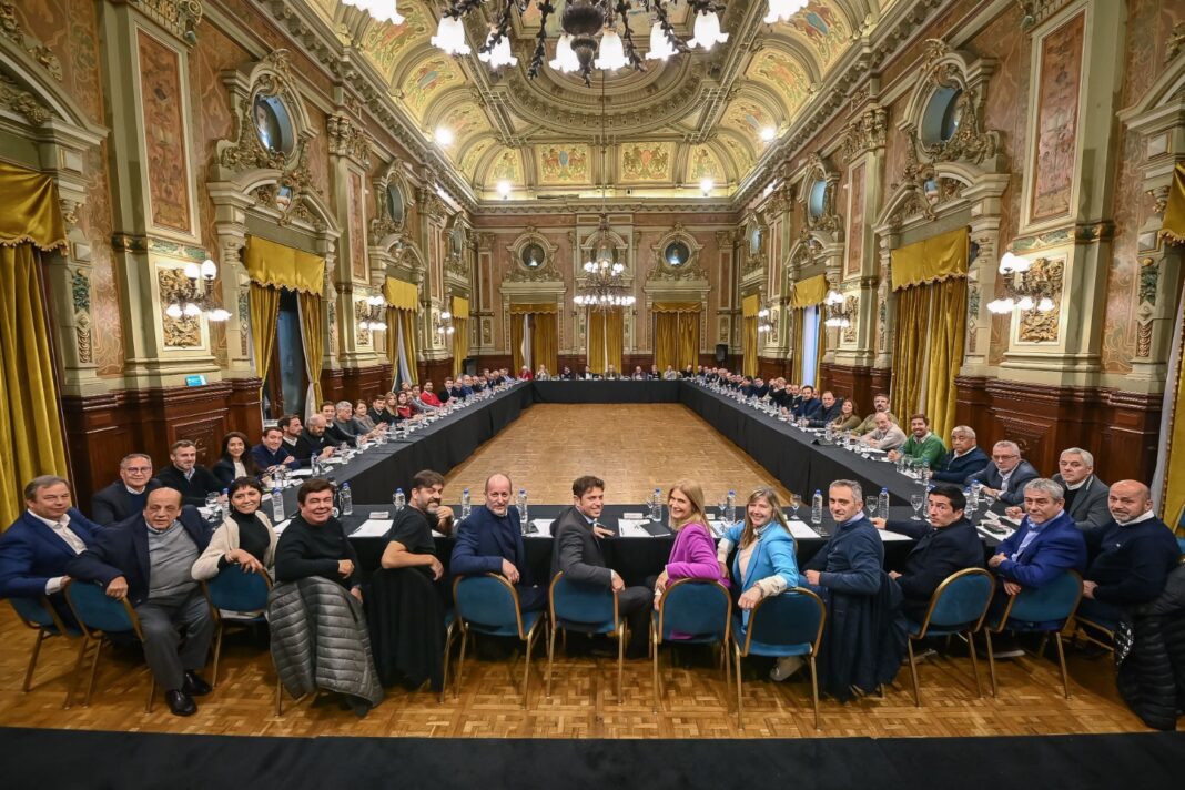 Kicillof recibió a los intendentes peronistas de la provincia de Buenos Aires y les dio tranquilidad de cara a diciembre.