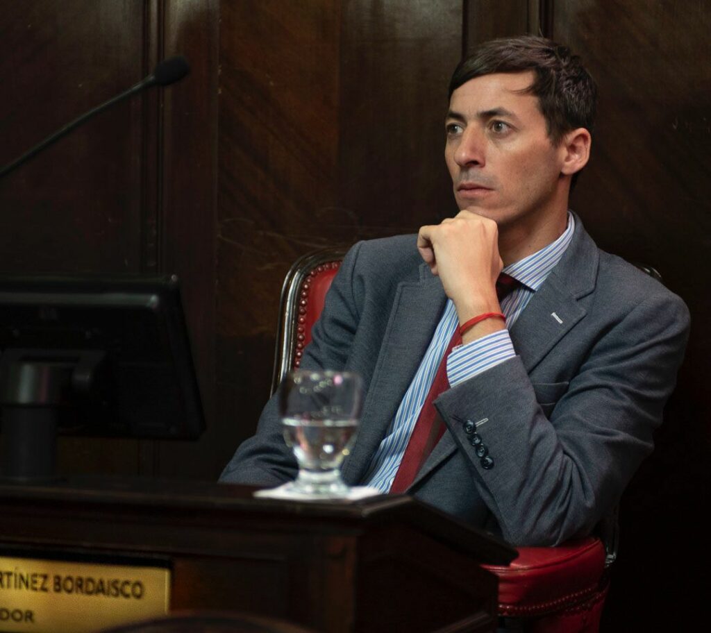 El senador Bordaisco solicitó que “hasta el 30 de abril de 2024 no se cobren multas por VTV vencida en todo el territorio provincial”.