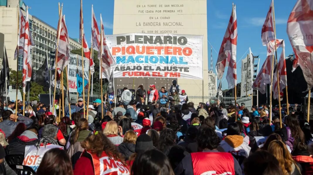 Convocan a un plenario piquetero que reunirá delegados de todo el país este jueves en Parque Lezama.