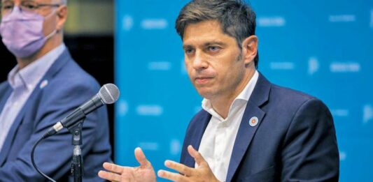 Axel Kicillof felicitó al presidente electo Javier Milei y se prepara para gobernar en modo opositor.