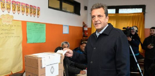 Los dos candidatos presidenciales, Sergio Massa y Javier Milei, también votarán en este balotaje. Enterate en qué localidades y establecimientos lo harán.