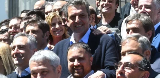 A cinco días del balotaje, los intendentes bonaerenses salieron a reforzar el último tramo de campaña por Sergio Massa.