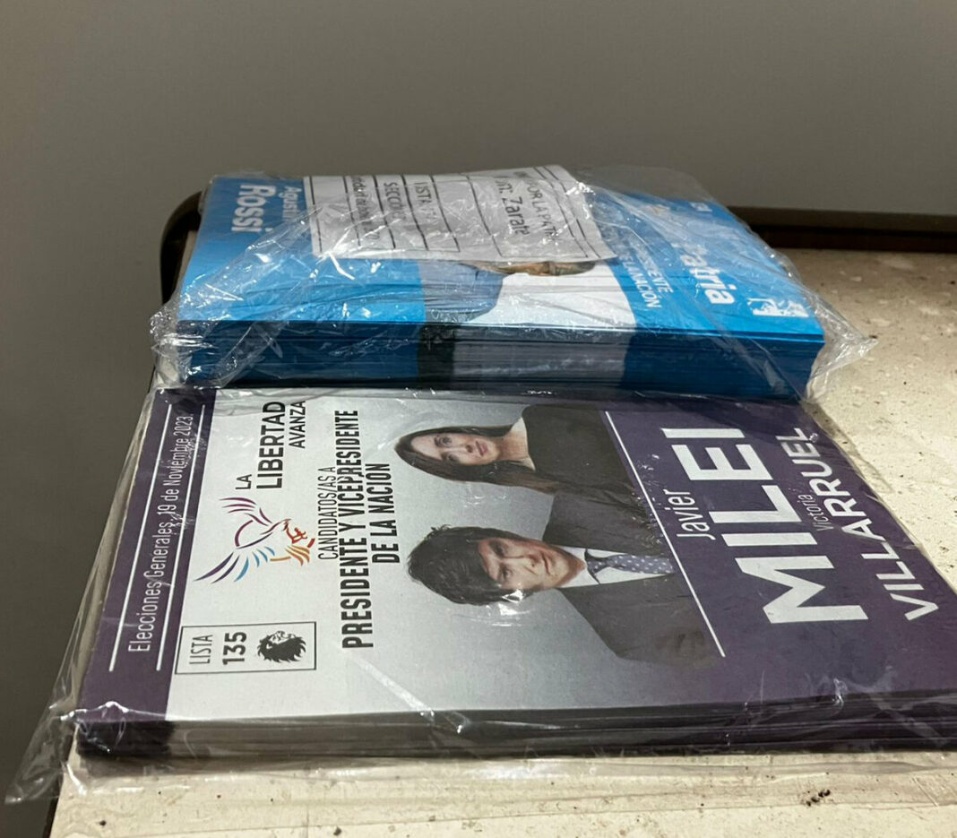 Milei le informó a la Junta Electoral que las boletas que faltan para el balotaje serán entregadas a sus fiscales.