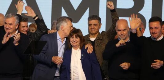 Ex Candidatos a intendentes bonaerenses de JxC firmaron una carta conjunta donde llamaron a votar al candidato de Unión por la Patria, Sergio Massa, en el balotaje.