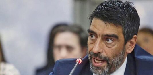 El diputado, Rodolfo Tailhade, reconoció que mantuvo diálogos con el ex policía, Ariel Zanchetta, pero descartó que tuviera algún tipo de relación.