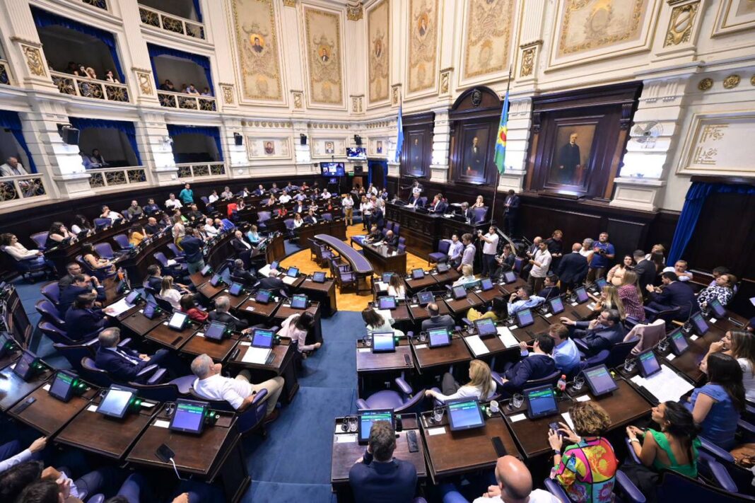En medio de las investigaciones saltó a la luz que el espionaje ilegal de Zanchetta también llegó a los legisladores bonaerenses.