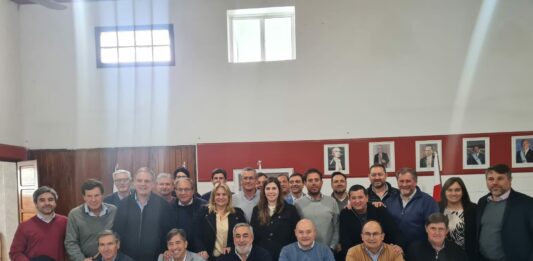 Los intendentes radicales de la provincia de Buenos Aires se reunieron este jueves para ratificar su posición de neutralidad de cara al balotaje.