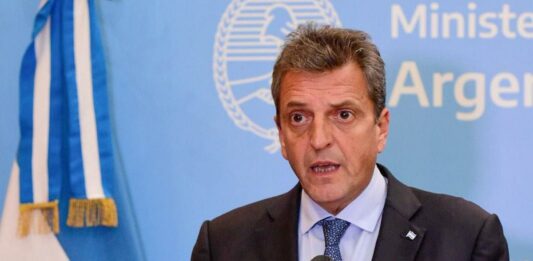 Sergio Massa consideró que la situación "critica" del desabastecimiento de combustible se "ha superado" y apuntó contra los empresarios y Mieli.