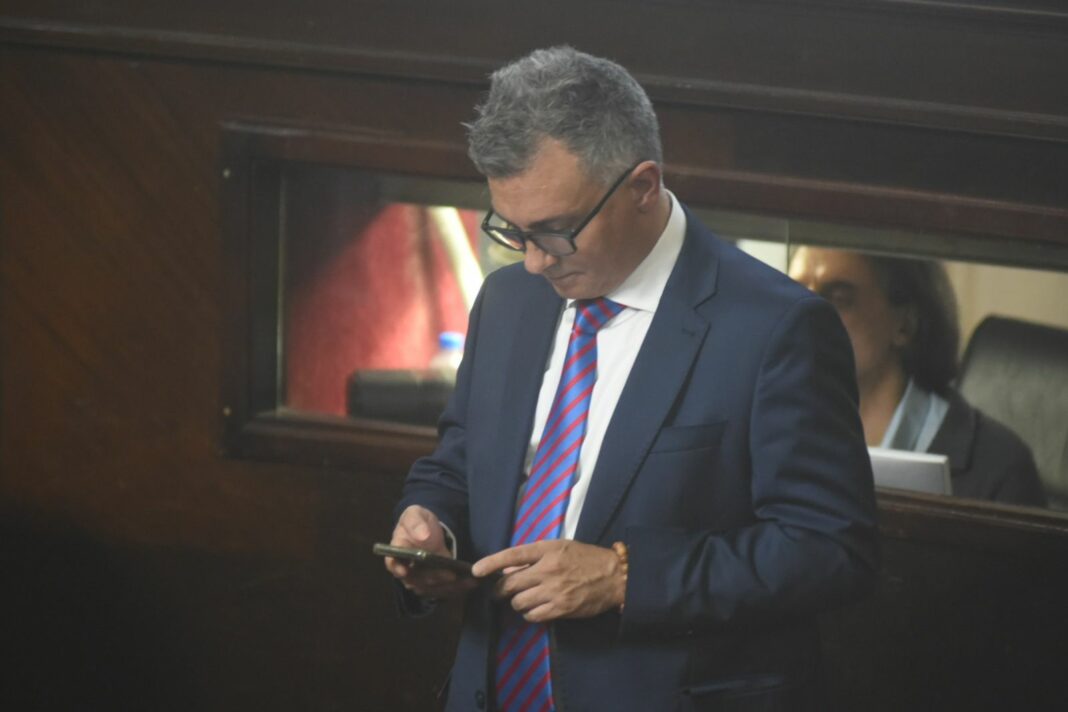 Dirigentes, coordinadores y concejales de todas las secciones electorales salieron a respaldar a los bloques libertarios oficiales de la Legislatura bonaerense.