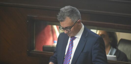 Dirigentes, coordinadores y concejales de todas las secciones electorales salieron a respaldar a los bloques libertarios oficiales de la Legislatura bonaerense.