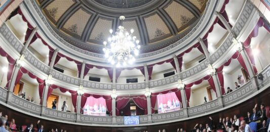 Tras la sesión doble de Diputados, el Senado bonaerense encara este jueves dos audiencias en la que anunciará a sus autoridades y a la composición de sus comisiones.