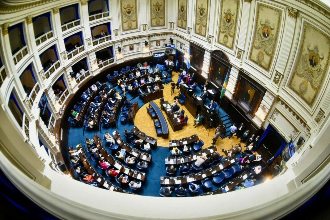 En las últimas horas las espadas del interbloque de Juntos de la Legislatura bonaerense se reunieron en dos oportunidades con el ministro de Economía, Pablo López. Hubo avances, pero todavía no hay acuerdo. ¿En qué puntos se acercaron posiciones y cómo sigue la rosca?