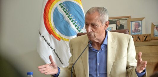 El intendente del Partido de La Costa, Juan de Jesús, brindó detalles de la reorganización del gabinete municipal.