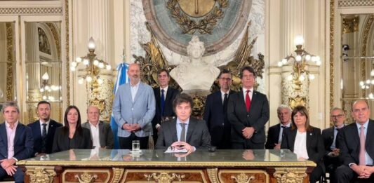 La Cámara Nacional de Apelaciones del Trabajo definió este martes habilitar el receso judicial para tratar el recurso de amparo que presentó la CGT contra el DNU de Javier Milei.