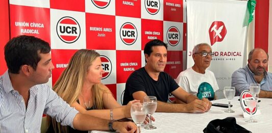 La UCR bonaerense reclamó que el DNU de Milei debería tratarse en el Congreso de la Nación.