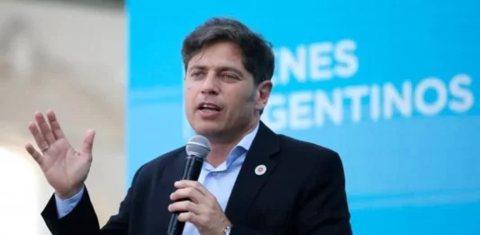Kicillof y Magario repudiaron el DNU anunciado por Milei y señalaron que no tiene carácter “necesario ni urgente”.