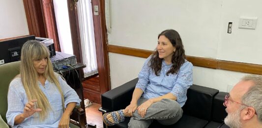 Laura Clark arriba a la ciudad de Villa Gesell para supervisar el avance la causa judicial por el incendio al local partidario de Nuevo Encuentro.