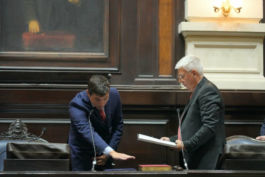 Gervasio Bozzano juró como nuevo secretario legislativo de la Cámara de Diputados bonaerense.