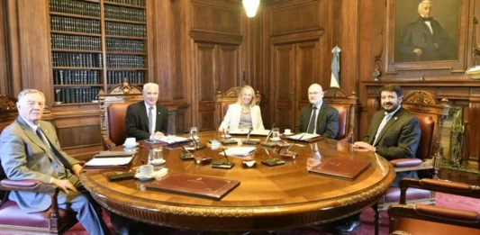 Renunció este jueves el ministro Luís Genoud y la Suprema Corte de Justicia bonaerense queda con tres integrantes, Sergio Torres, Hilda Kogan y Fernando Soria.