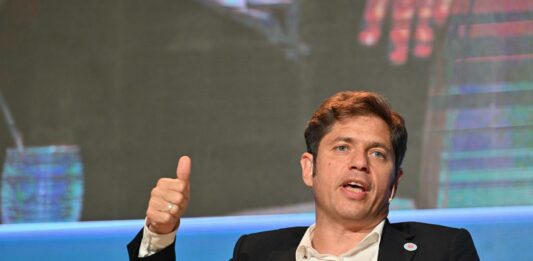 Kicillof dio detalles sobre la propuesta de los gobernadores para compensar la pérdida que produjo la quita del Impuesto a las Ganancias.