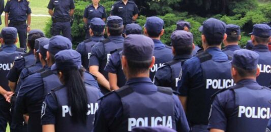 Kicillof espera un encuentro con Bullrich para tratar el rol de la Policía Bonaerense tras el anuncio del protocolo antipiquetes.
