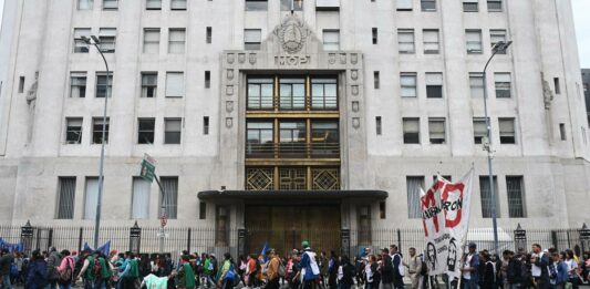 A días de la movilización del 20 de diciembre, Capital Humano convocó a los dirigentes de Unidad Piquetera para evitar los cortes de tránsito.