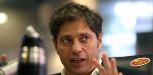 Tras la jura de sus ministros, el gobernador bonaerense, Axel Kicillof, habló este miércoles por primera vez de las medidas anunciadas por el Gobierno Nacional.