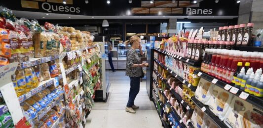 Tras la finalización de fideicomisos de aceites y harinas, los supermercados alertan aumentos superiores al 100%, tal es así que, el litro de aceite costará $2000.