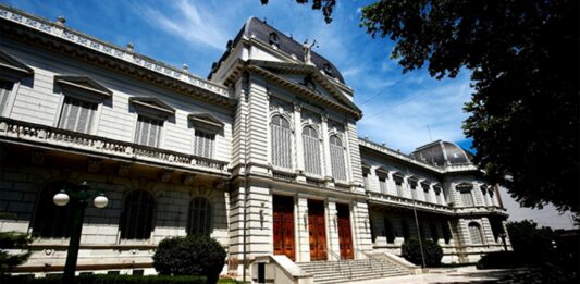 Kicillof aceptó las jubilaciones en el Poder Judicial bonaerense y quedaron vacantes para cubrir en toda la provincia.
