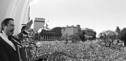 Legisladores bonaerenses emitieron su mensaje en conmemoración al aniversario número 40 de la vuelta a la democracia.