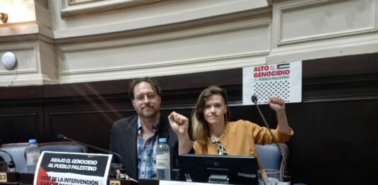 Guillermo Kane y Laura Cano, dieron mensajes críticos para con el resto de los legisladores bonaerenses por la falta de sesiones.
