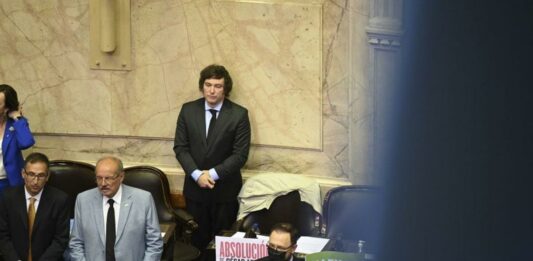 Milei busca iniciar las sesiones extraordinarias el 13 de diciembre para avanzar con el paquete de medidas, conocidas como "Ley Ómnibus".