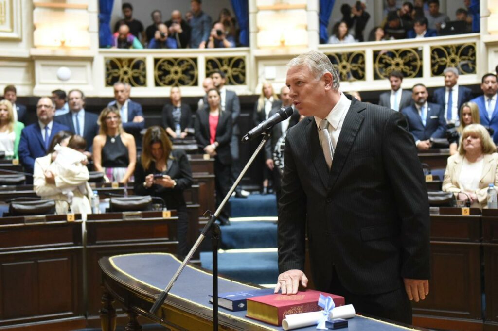  "Si, juro", Ricardo Lissalde. 