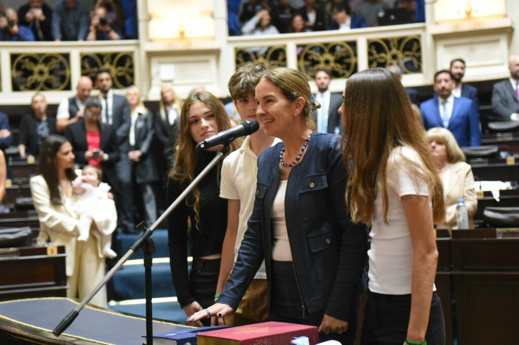 "Si, juro", Luciana Padulo. 