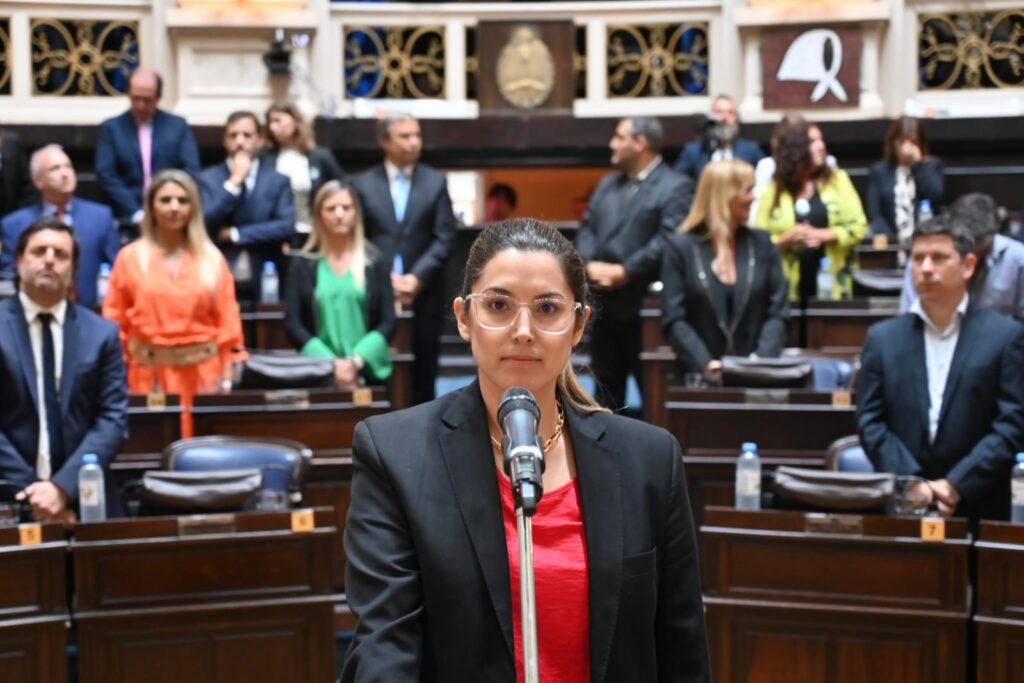  “Si, juro", Ana Rita Salaberry. 