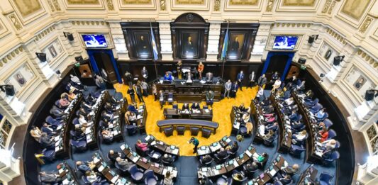 La Legislatura bonaerense tendrá una semana cargada de actos enmarcados en el cambio de Gobierno. Este lunes juran intendentes y despiden a diputados salientes.