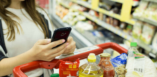 La CAME informó que las ventas minoristas registraron un descenso interanual, con la paradoja de que "alimentos y bebidas" encabezó la lista.