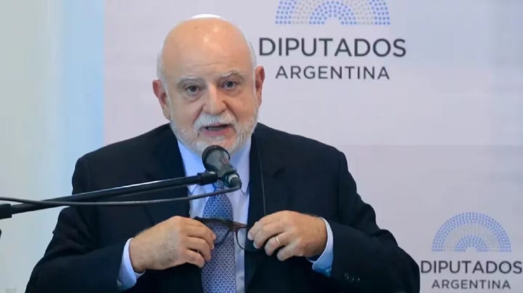 El Foro Argentino contra el Antisemitismo rechazó la elección del próximo procurador del Tesoro, Rodolfo Barra, por su participacion en movimientos vinculados al nazismo.