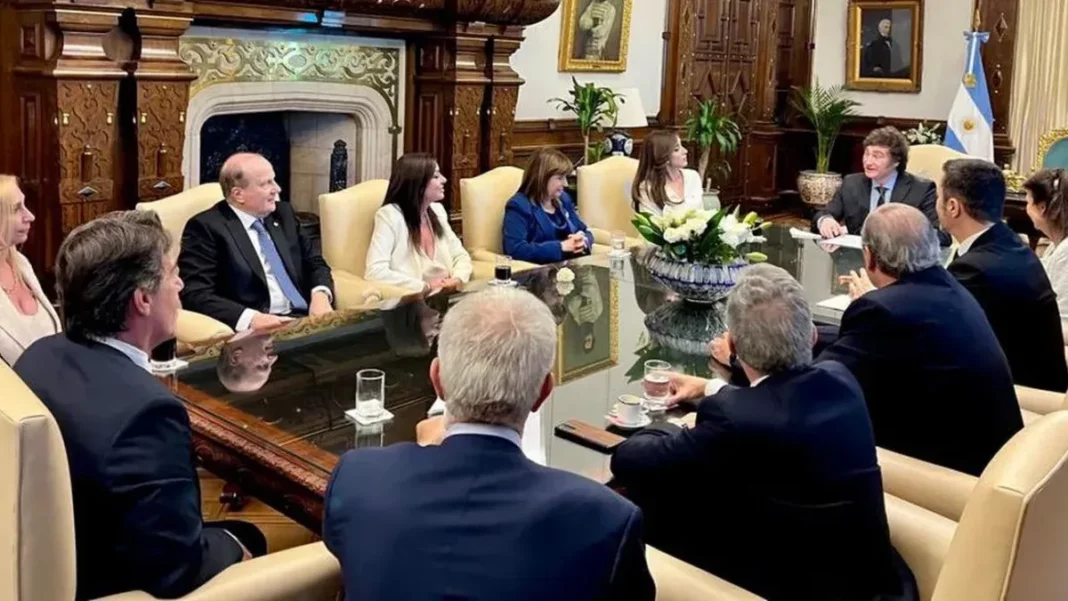 Las próximas horas son claves para el Gobierno nacional en torno a su flexibilidad para gestionar: ley ómnibus, DNU y el FMI.